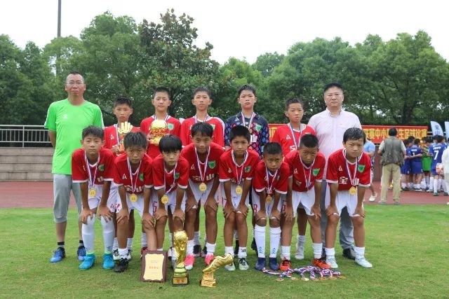 中超大战前瞻：泰山队如何破解重庆铜梁龙的密集防守？
