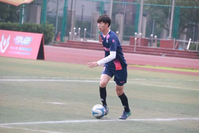 组图：英超曼城3-0水晶宫 瓜迪奥拉赛后向球迷致意_积分榜_主场_阿森纳
