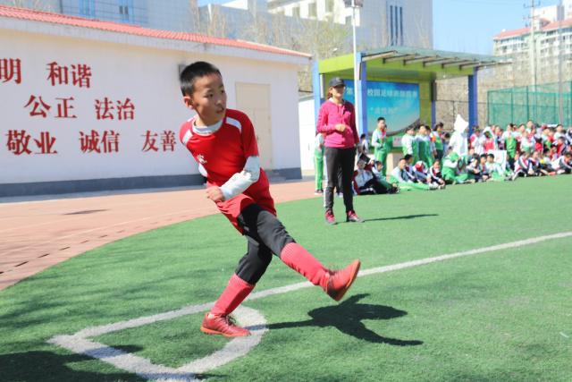 记者：把杜伦选进最佳阵容而不是巴恩斯 我见过的最糟糕投票之一
